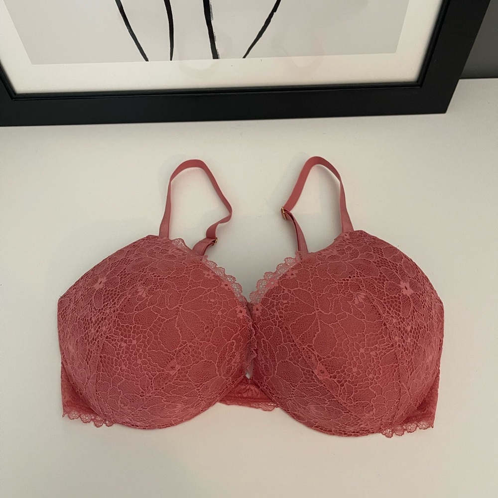 Victoria’s Secret lace bra